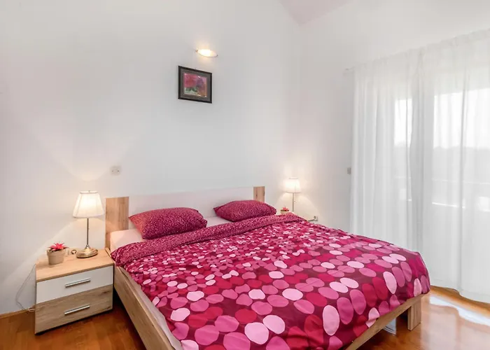 Karlo By Interhome
