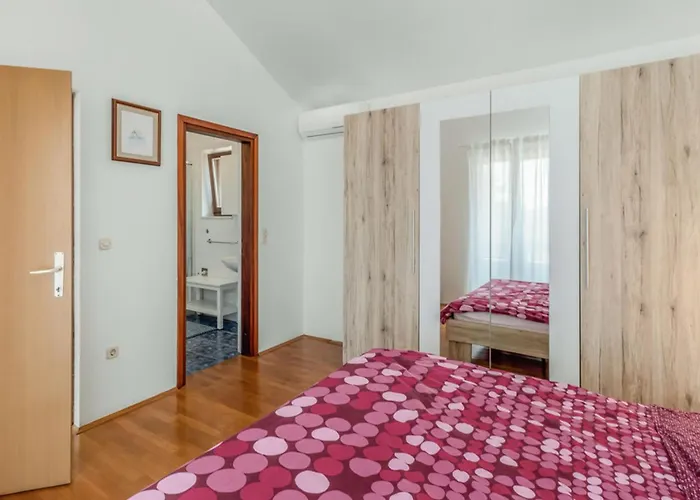 Semesterbostad Karlo By Interhome *
